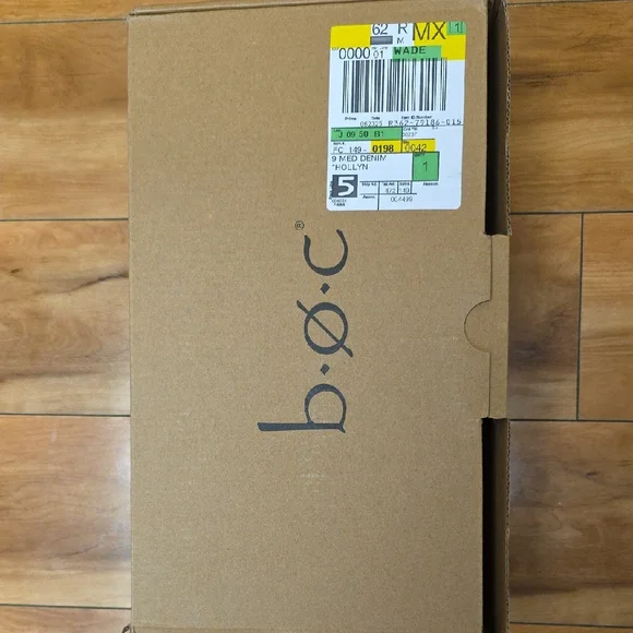 BOC by Born Hollyn Adjustable Strap Footbed Comfort Sandals Light Blue - Picture 12 of 12